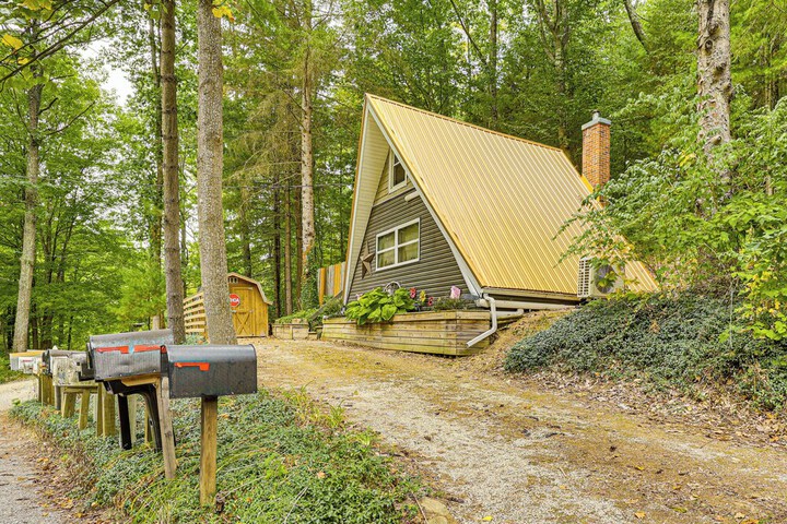 Carrollton Cabin w / Patio & Fire Pit!