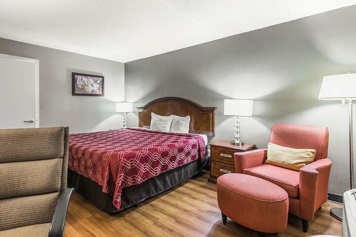 Room 10 of 23