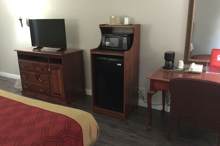 Room 27 of 74