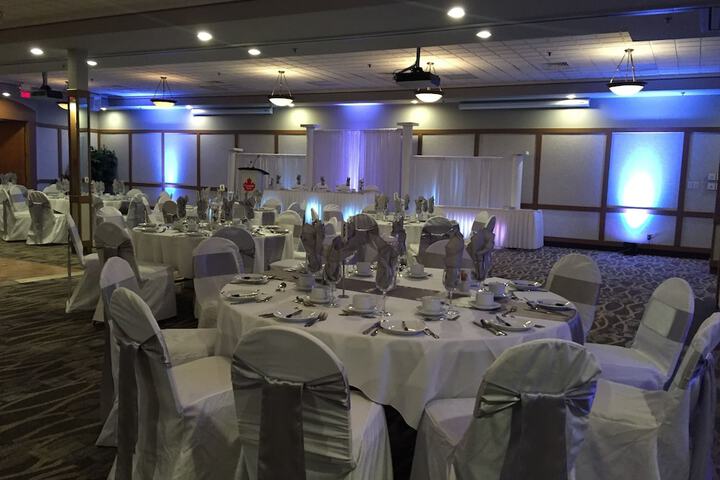 Ballroom/Hall 41 of 54