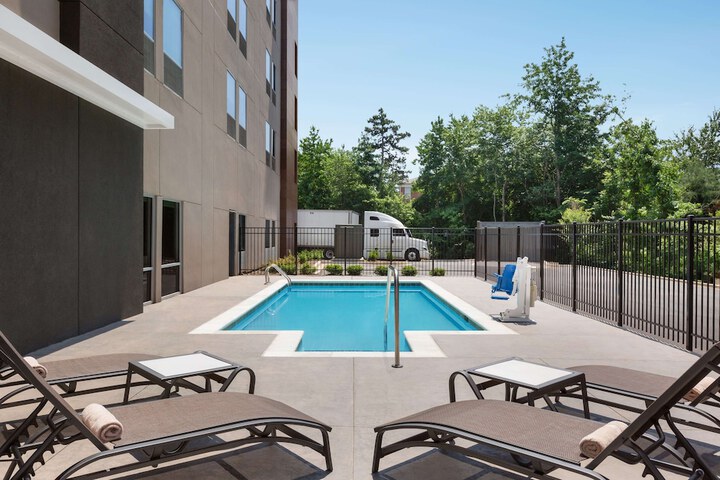 Pool 4 of 55