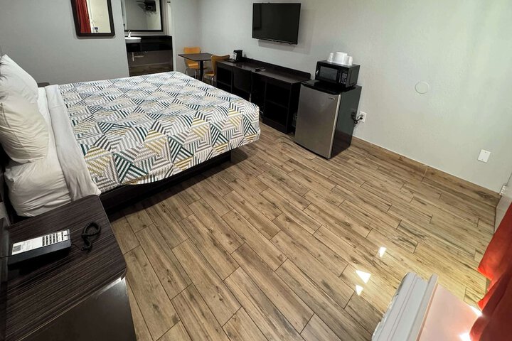 Room 28 of 41