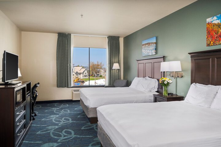 Park Point Marina Inn