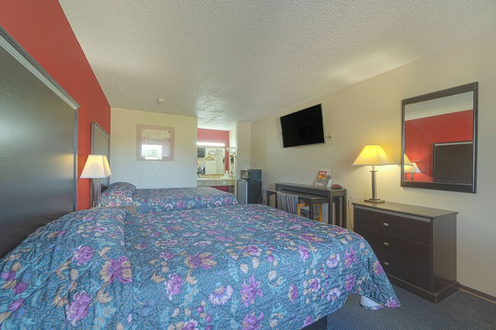 Regency Inn & Suites by OYO Bay City TX