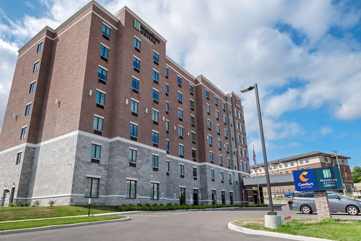Hotel 4 of 34