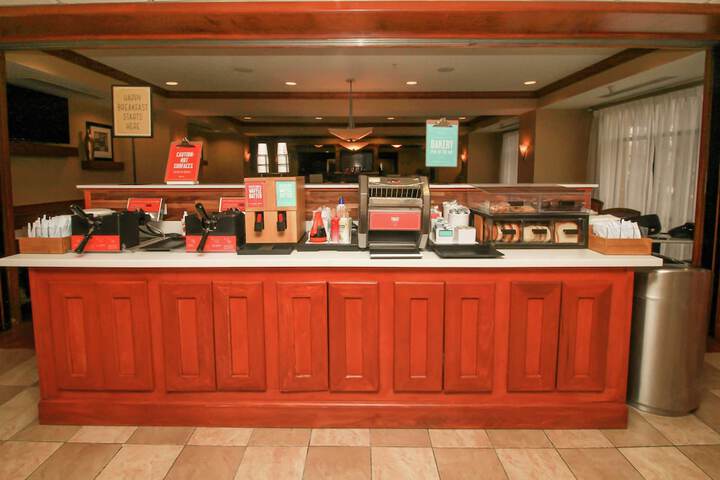 Hampton Inn Commerce Novi