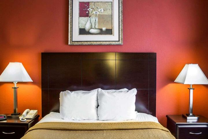 Room 5 of 28