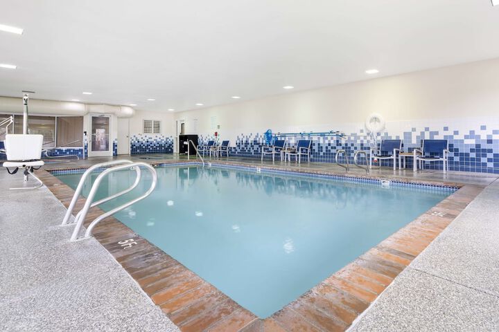 Pool 4 of 37