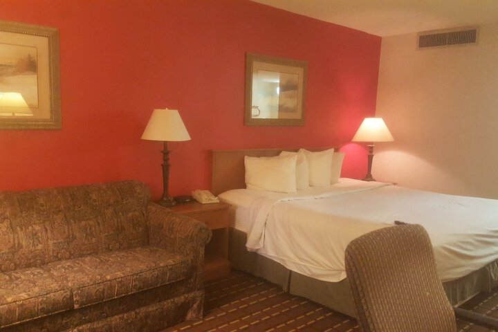 Salina Ambassador Hotel and Conference Center