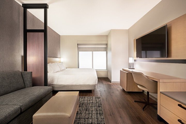 Room 19 of 34