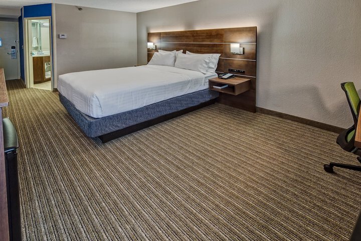 Room 18 of 47