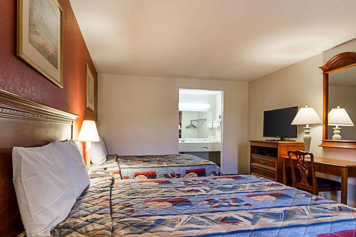 Room 11 of 25