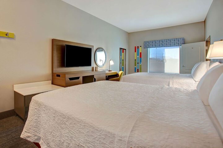 Room 17 of 40