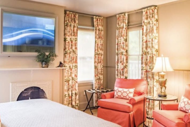 Room 10 of 31