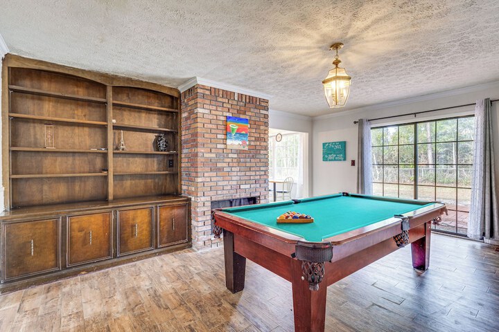 Steps to Beach: Carrabelle Family Home w / Patio!