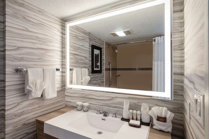 Room 30 of 47
