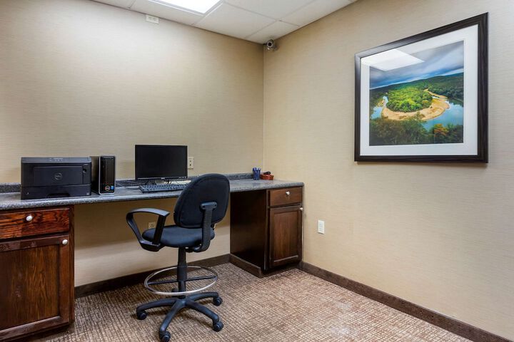Business Center 38 of 38