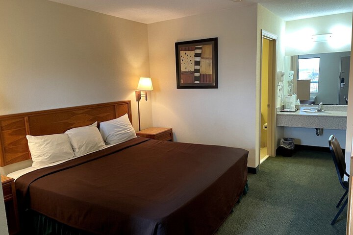 Room 16 of 27