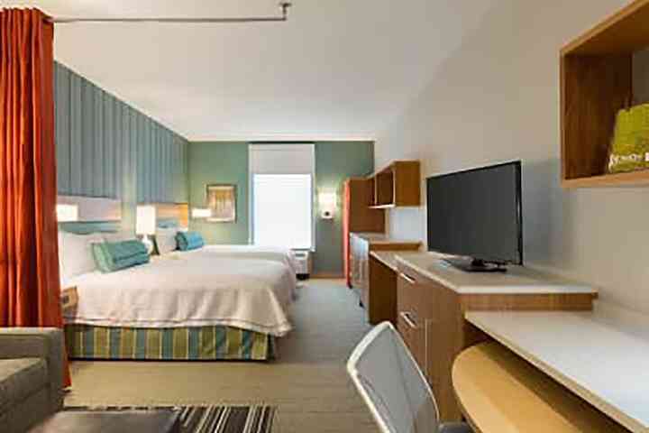 Room 11 of 38