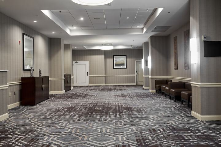 Ballroom/Hall 63 of 71