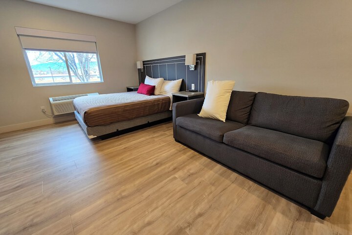 Sahara Courtyard Inn Penticton