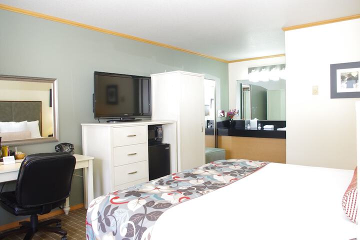 Room 14 of 33