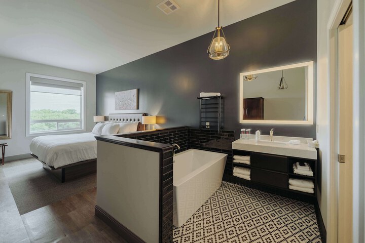 Room 12 of 22