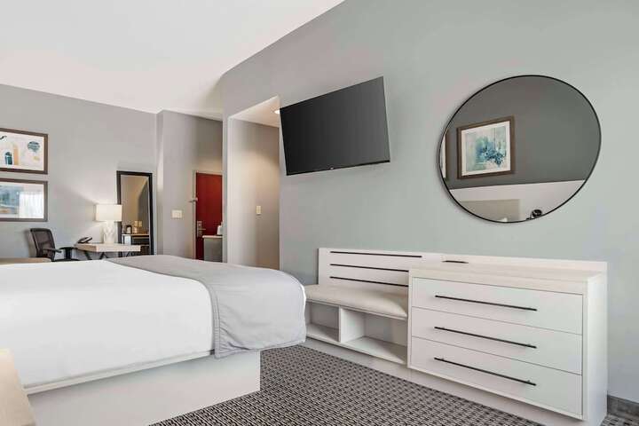 Room 15 of 37