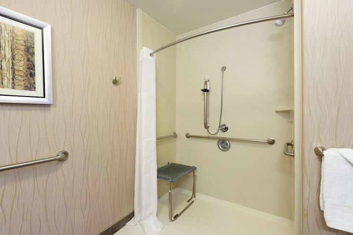 Room 21 of 34