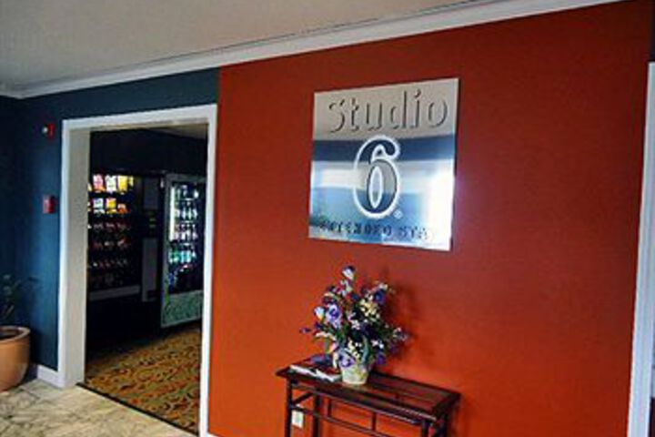 Studio 6