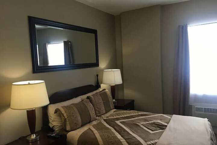 Room 8 of 12