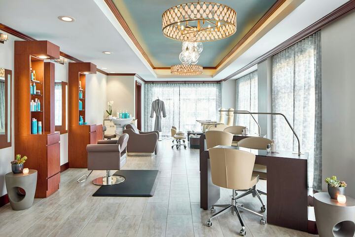 Renaissance Shoals Resort & Spa