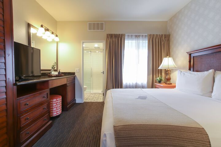 Oxford Suites Pismo Beach