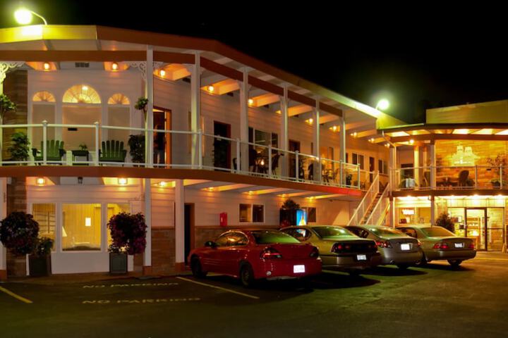 Hotel 8 of 135