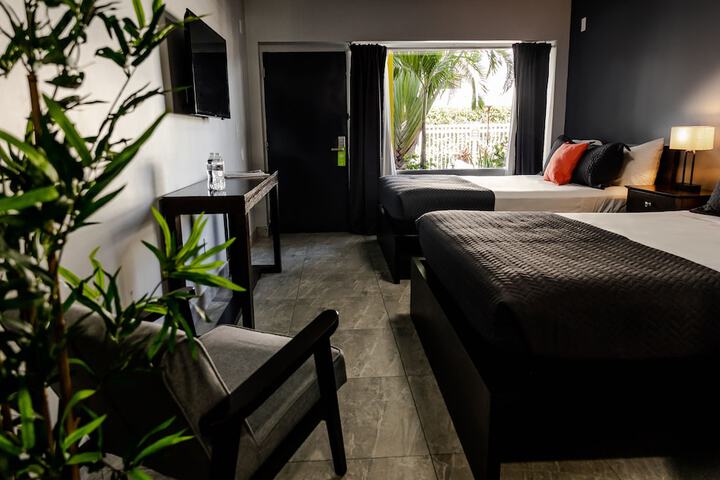 Room 16 of 33