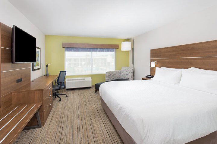 Room 40 of 60