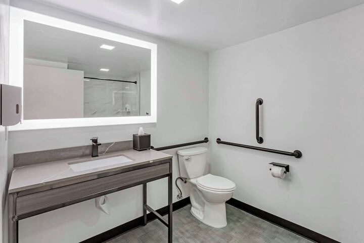 Room 9 of 27