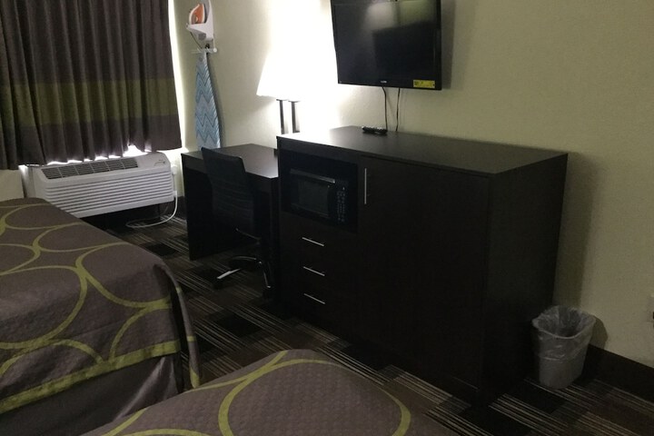 Room 15 of 19