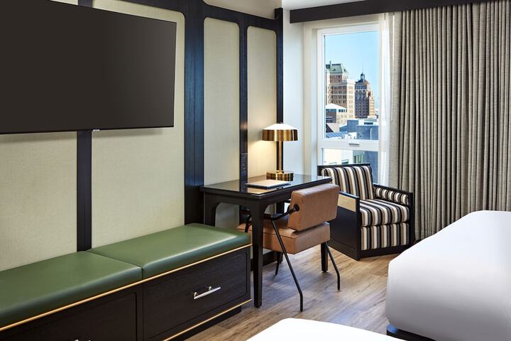 Room 15 of 43