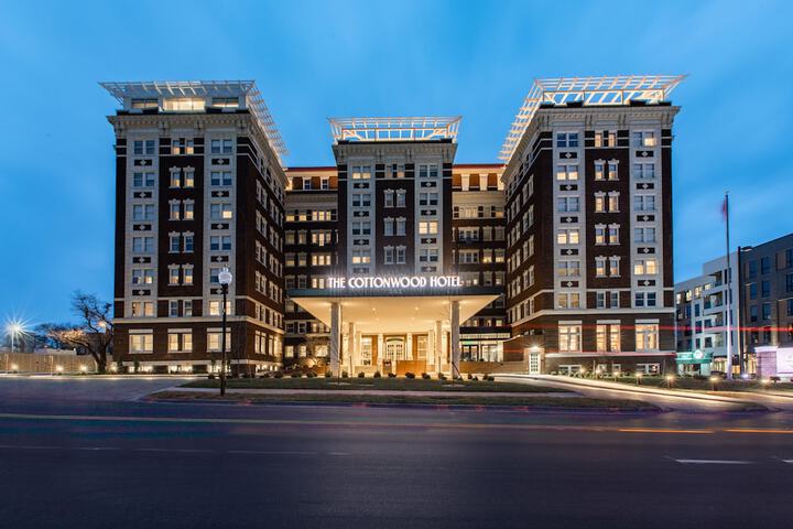 Hotel 12 of 85