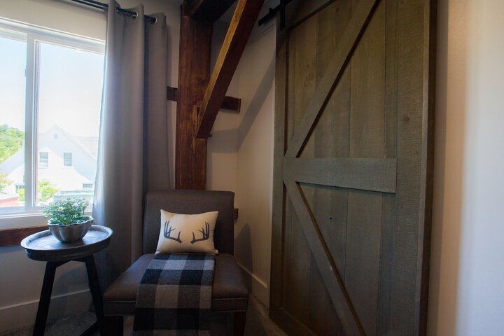 Room 28 of 79