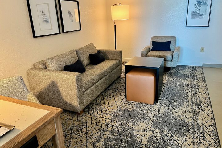 Room 110 of 152