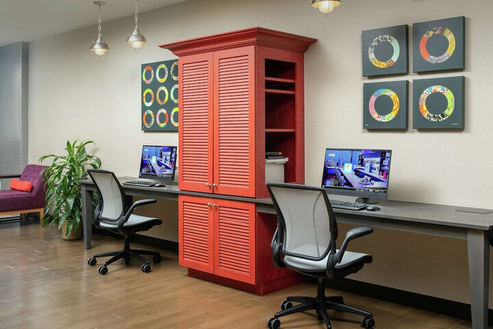 Business Center 36 of 36