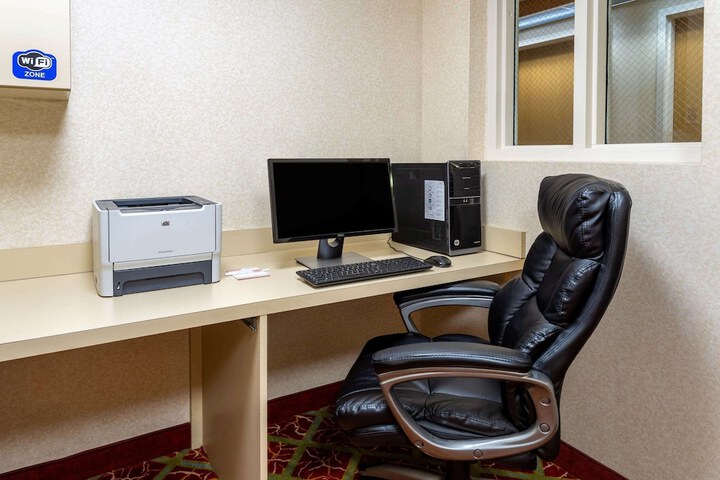 Hawthorn Suites by Wyndham Allentown-Fogelsville