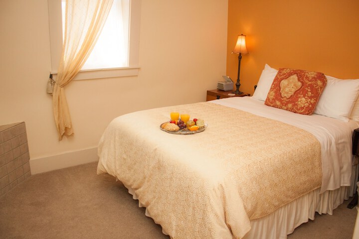 Room 14 of 36