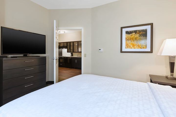 Room 27 of 41