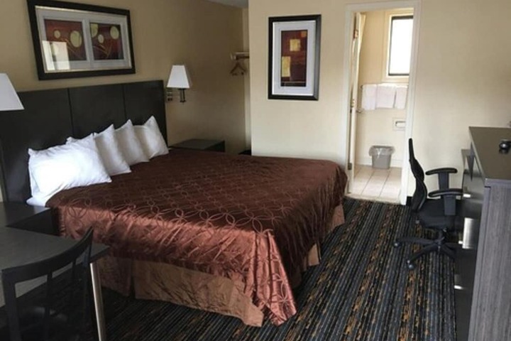 Room 14 of 29