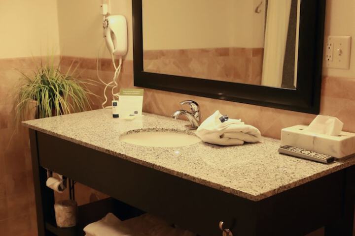 AmericInn by Wyndham McAlester