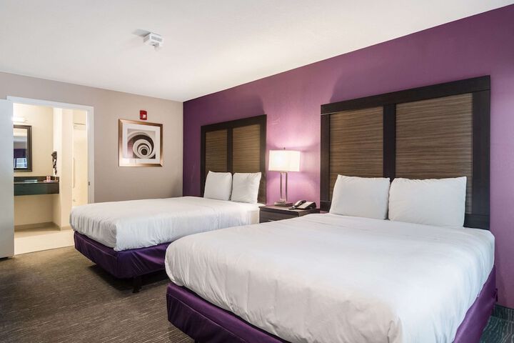 Room 22 of 32