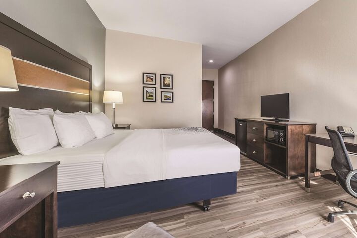 Room 18 of 34
